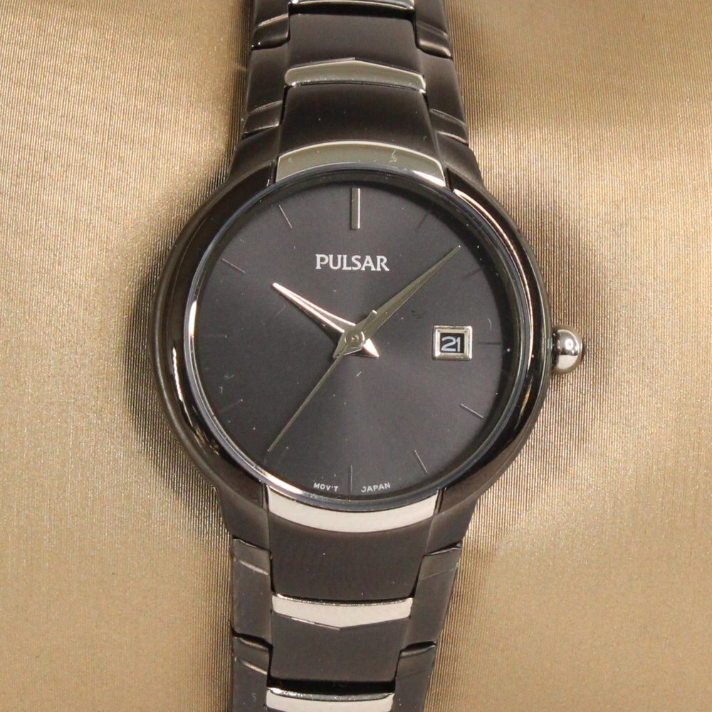 Pulsar Ladies Casual Quartz Watch Black Ion Coated Polished Hand 25mm - Picture 6 of 11